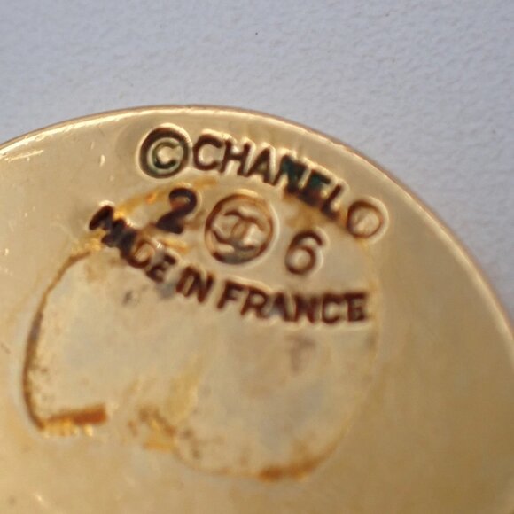 CHANEL CC Logo Matelasse Bag Shape Drop Earrings Clip-On 26 Gold Vintage - Picture 6 of 13